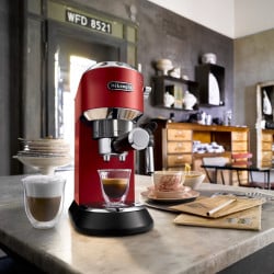 Cafetera 1,1lt Roja Dedica Style EC685.R DeLonghi