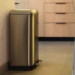 Basurero Cocina Con Pedal 40Lt Iron Simplit