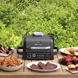 Parrilla eléctrica con Ahumador Ninja Woodfire