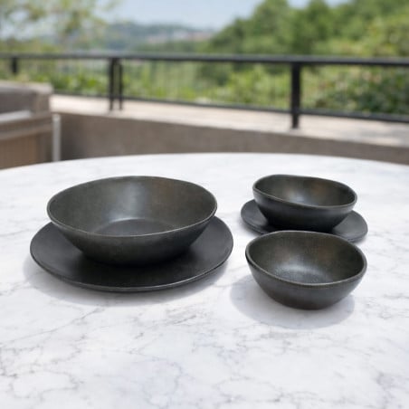 Plato Bajo Melamina Grafito 28cm Lugano: Elegancia y durabilidad en tu mesa. Vajilla moderna, diseño grafito, ideal para el h...